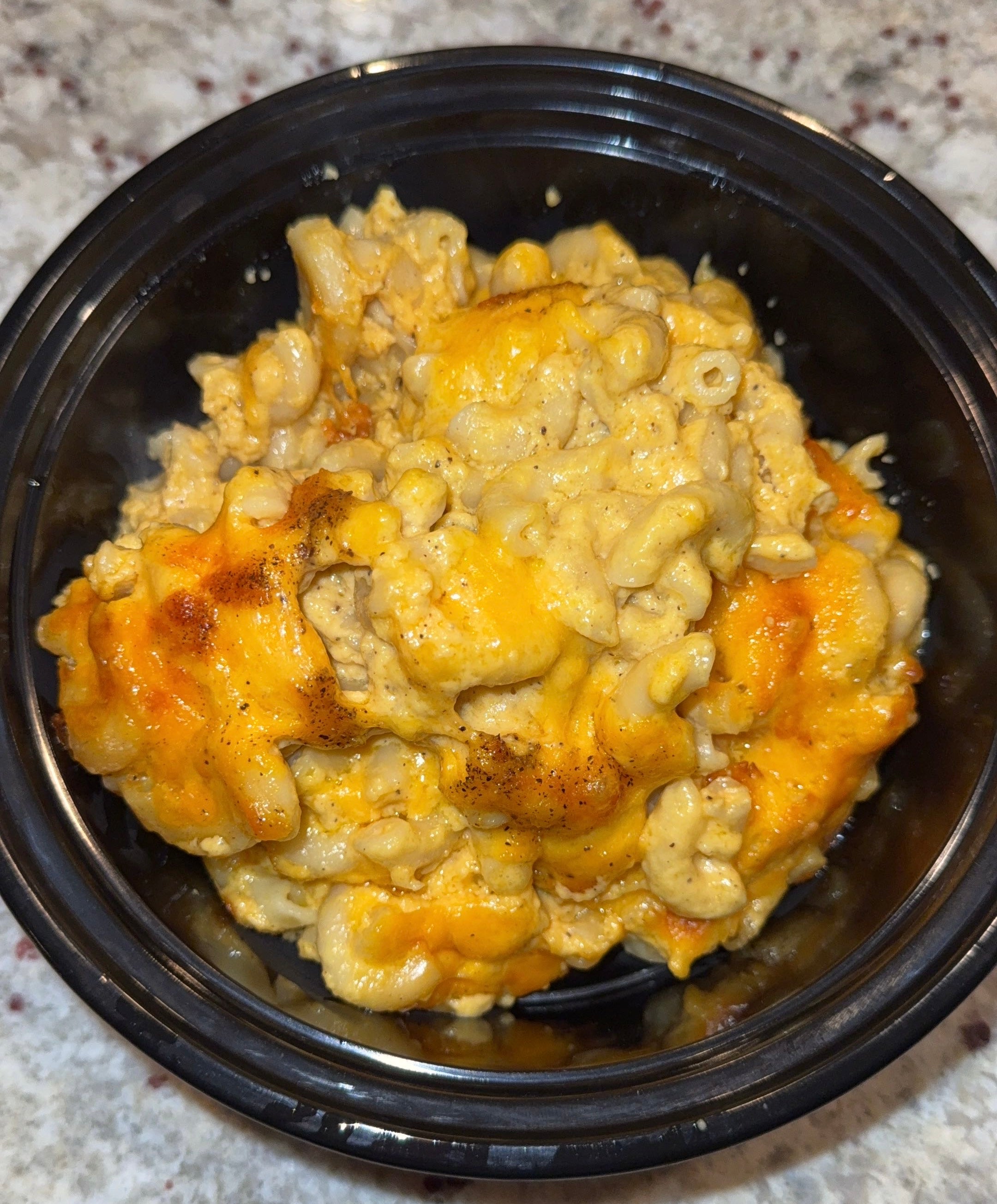 Creamy cheesy baked mac & cheese recipe