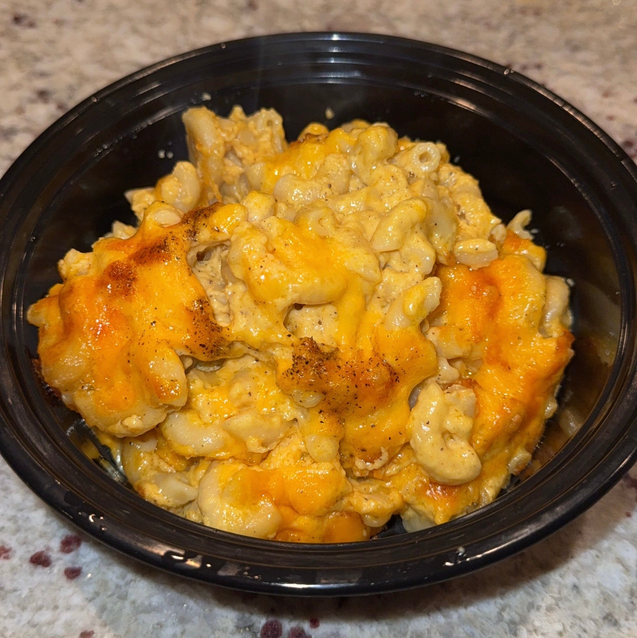 Creamy cheesy baked mac & cheese recipe